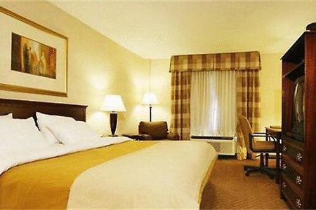 Holiday Inn Express Waterbury Pokoj fotografie