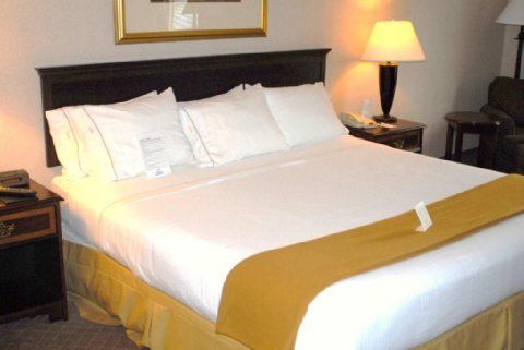 Holiday Inn Express Waterbury Exteriér fotografie
